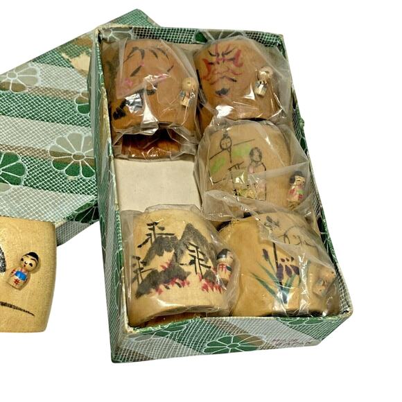 Vintage Japanese Kokeshi Figure Carved Wood Napkin Holder Rings (6) Hand Painted - Picture 5 of 5